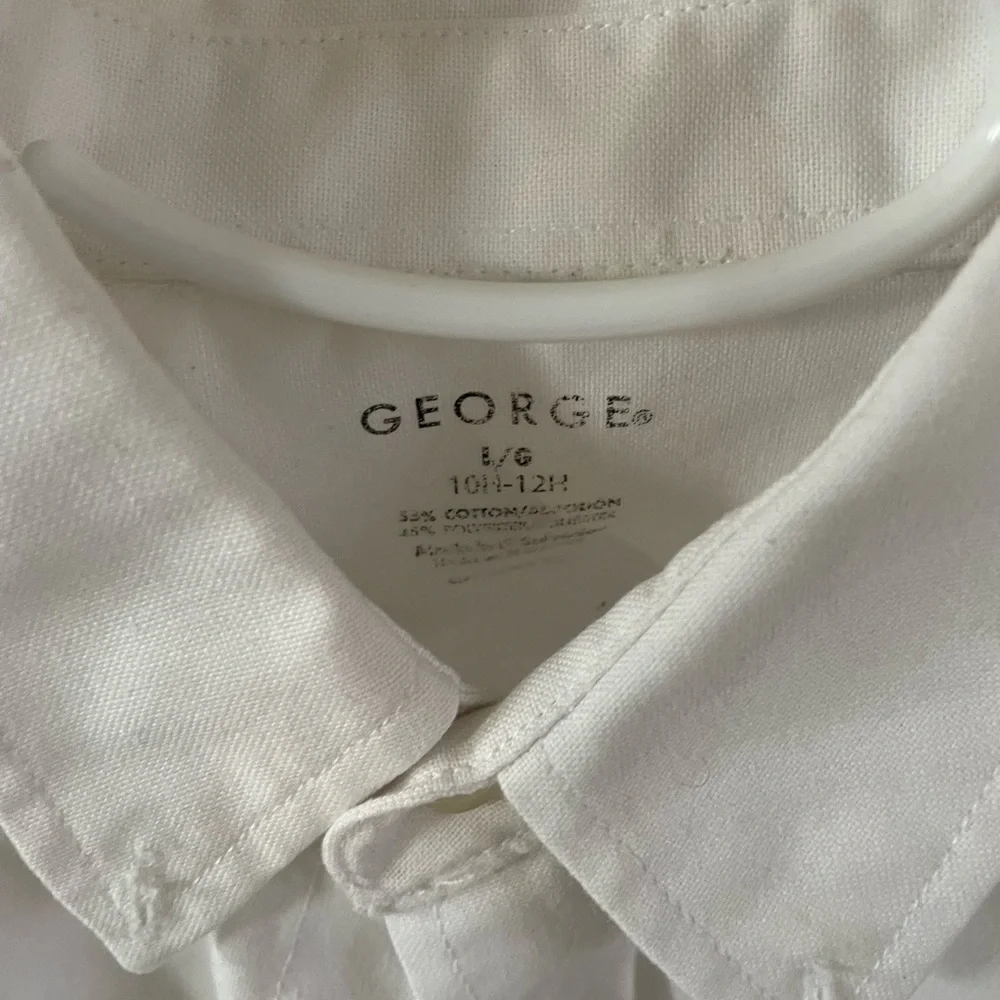🌿George boys button down white shirt - size 10/12🌿 - Picture 3 of 3